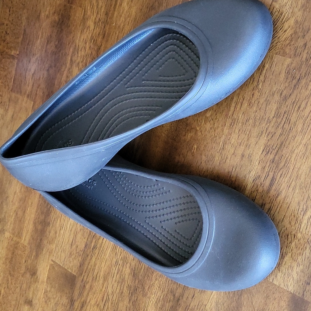Womens Crocs Size 10W Navy